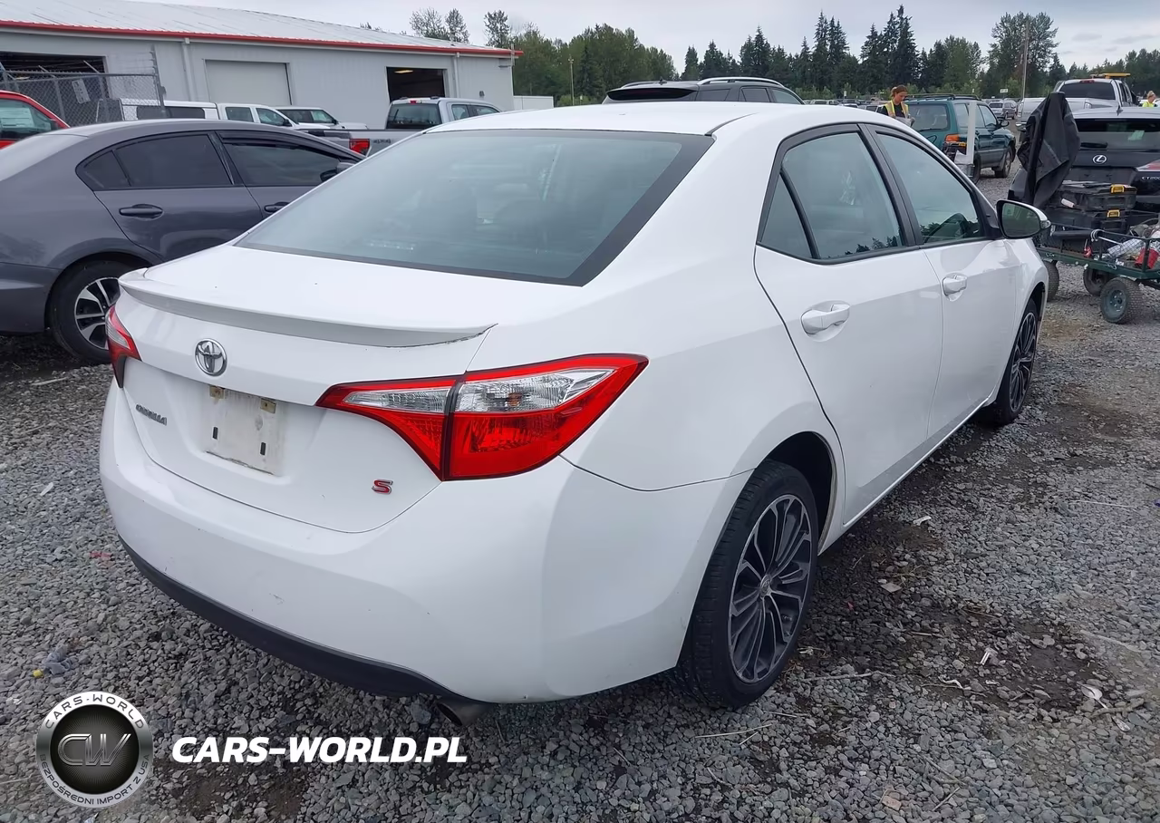 2015 Toyota Corolla S Plus VIN:5YFBURHE8FP340478 - 4