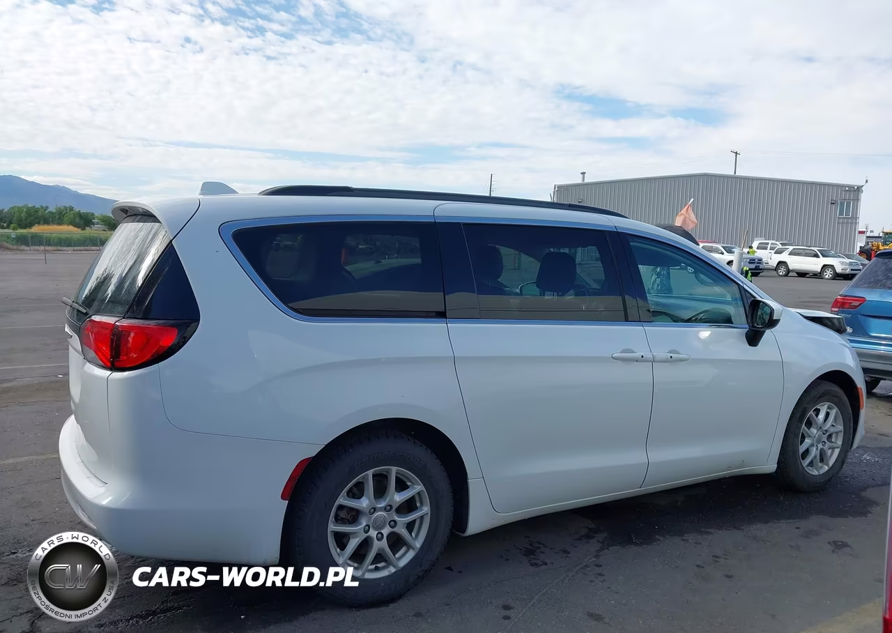 2020 Chrysler Voyager Lxi VIN:2C4RC1DG7LR176159 - 13