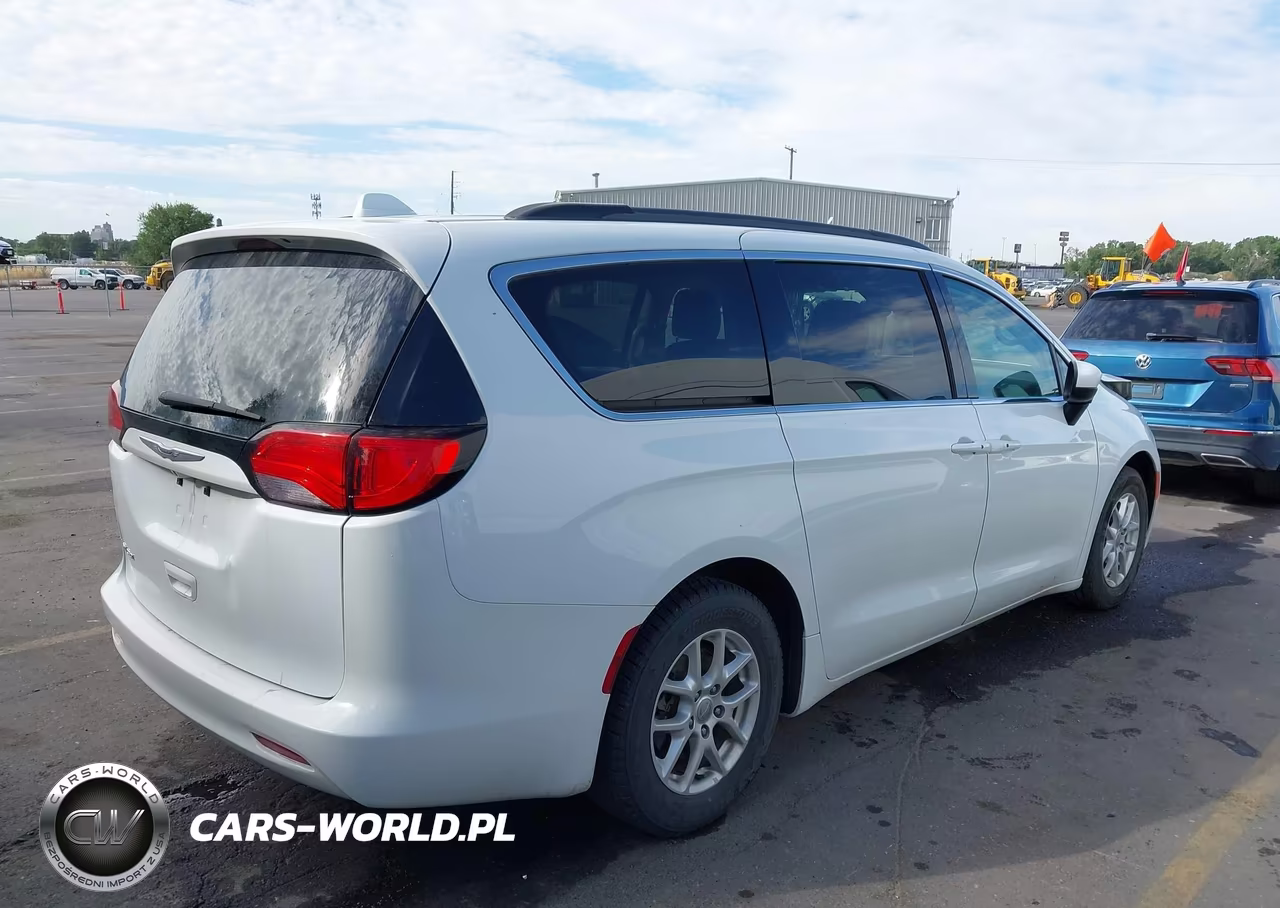 2020 Chrysler Voyager Lxi VIN:2C4RC1DG7LR176159 - 4