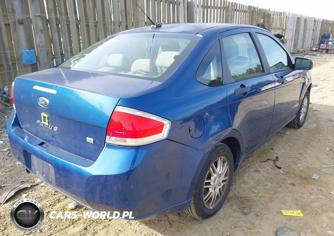 2009 Ford Focus Se VIN:1FAHP35N49W235831 - 4