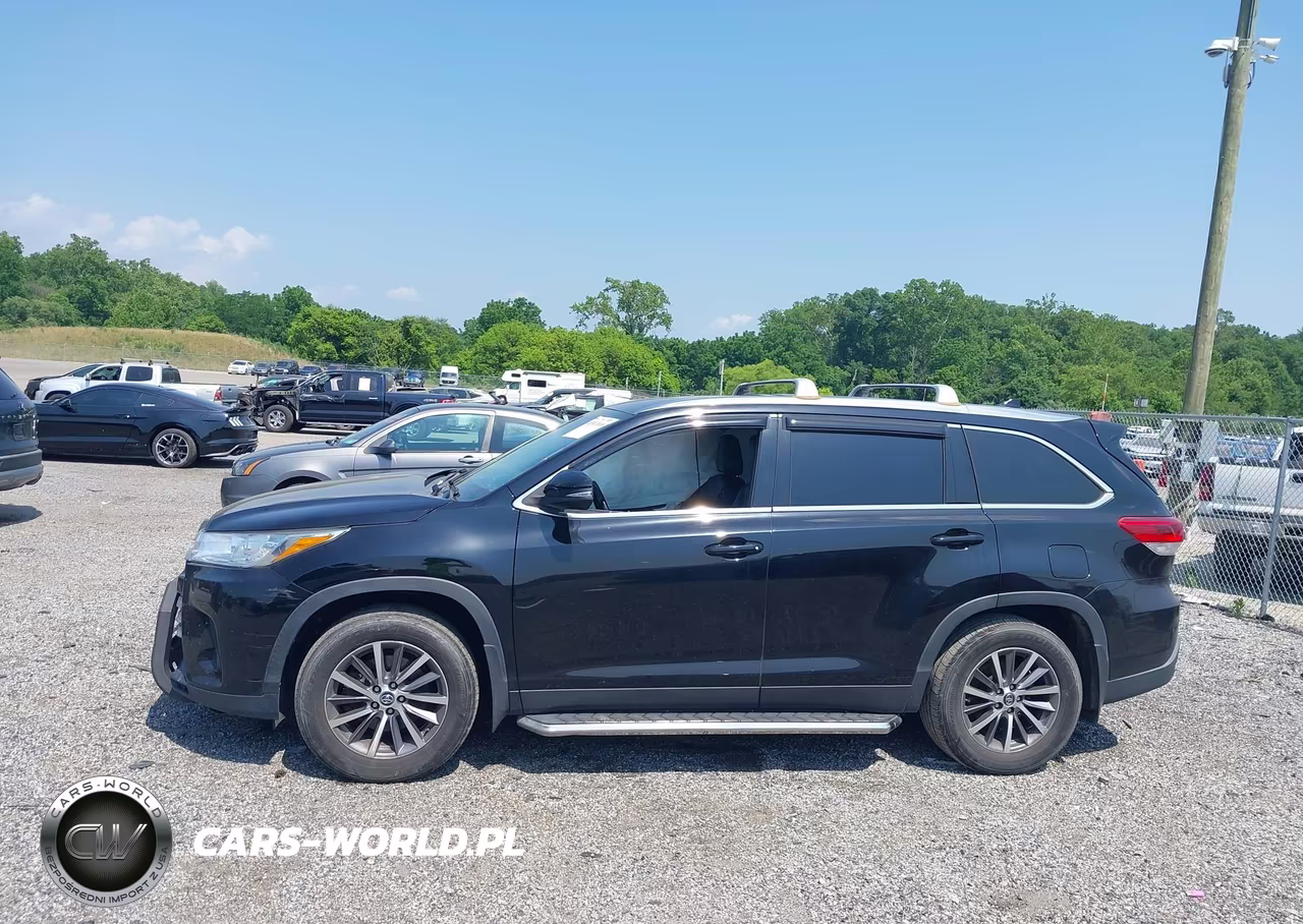 2019 Toyota Highlander Xle VIN:5TDJZRFH1KS564929 - 14