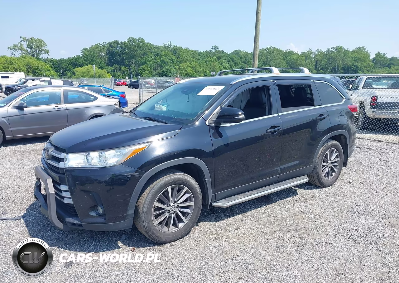 2019 Toyota Highlander Xle VIN:5TDJZRFH1KS564929 - 2