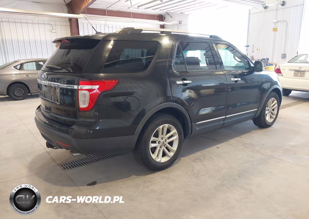 2011 Ford Explorer Xlt VIN:1FMHK7D89BGA52075 - 4
