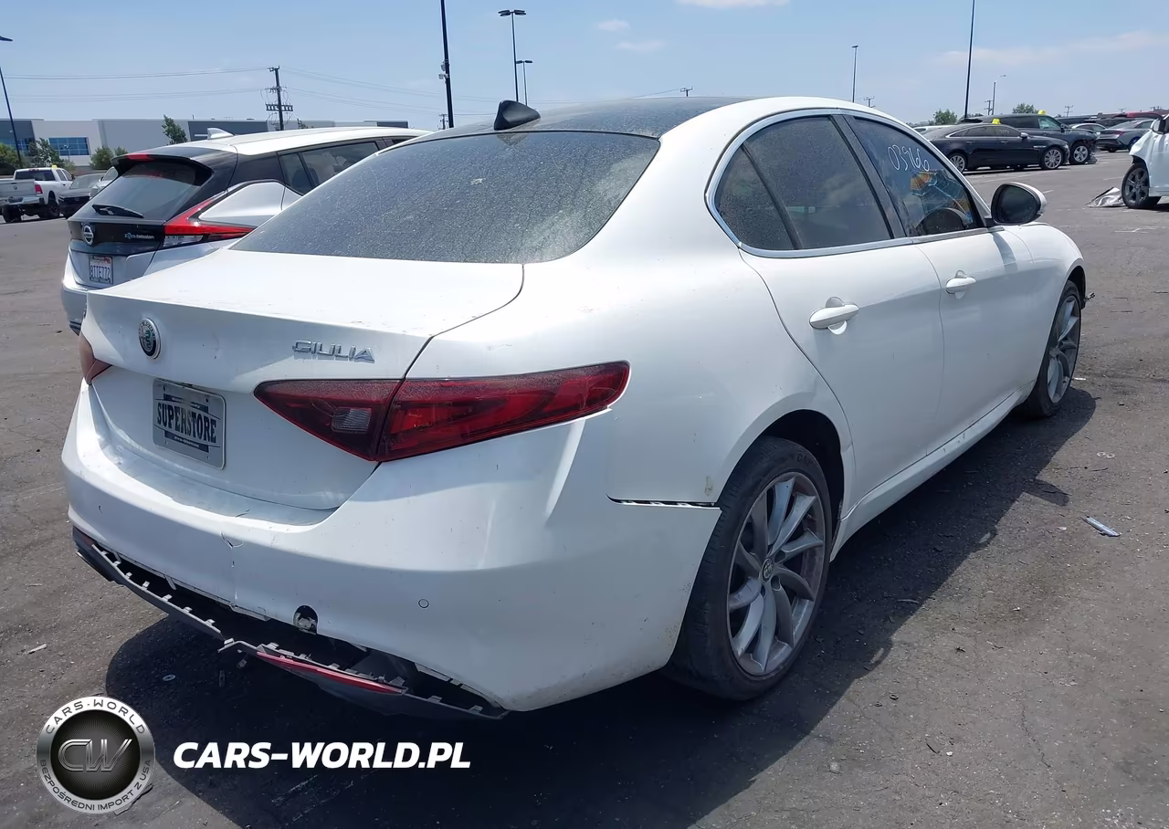 2017 Alfa Romeo Giulia Ti Awd VIN:ZARFAEEN5H7561862 - 4