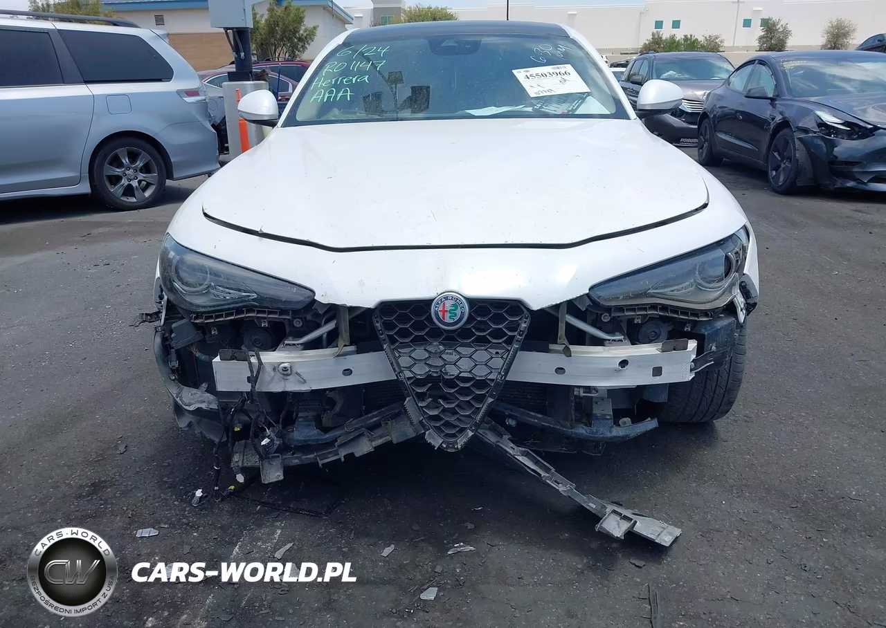 2017 Alfa Romeo Giulia Ti Awd VIN:ZARFAEEN5H7561862 - 6