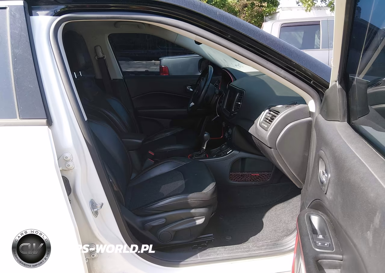 2019 Jeep Compass Trailhawk 4X4 VIN:3C4NJDDB3KT721571 - 5