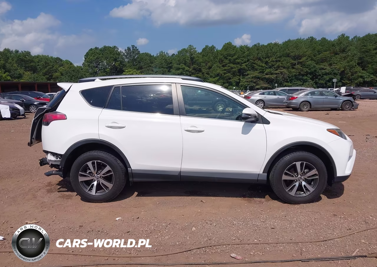 2017 Toyota Rav4 Xle VIN:JTMWFREV4HJ700062 - 14