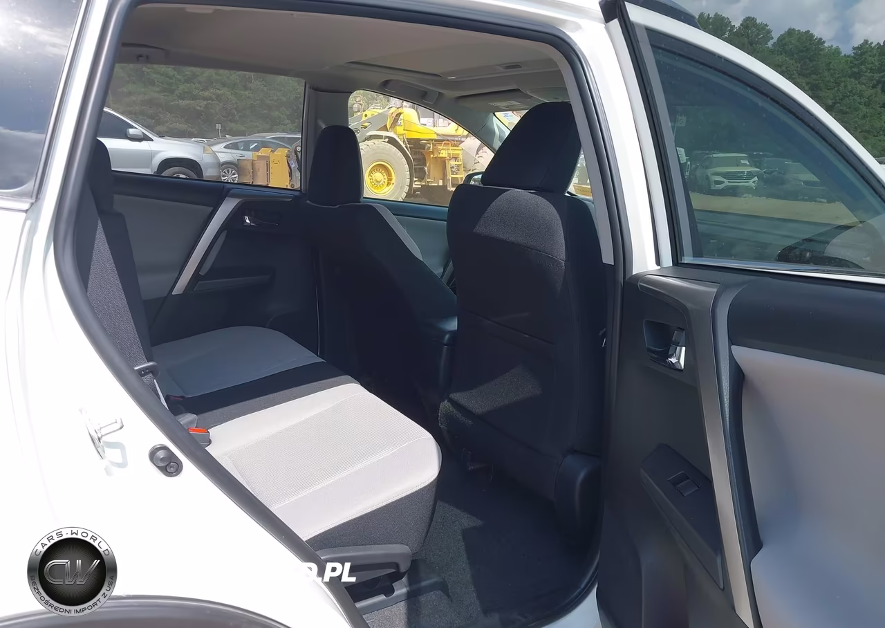2017 Toyota Rav4 Xle VIN:JTMWFREV4HJ700062 - 8