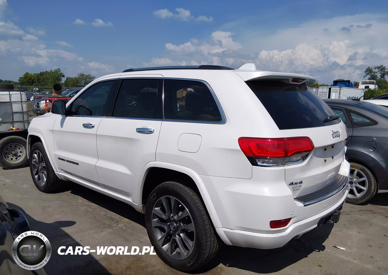 2018 Jeep Grand Cherokee Overland 4X4 VIN:1C4RJFCGXJC215630 - 15