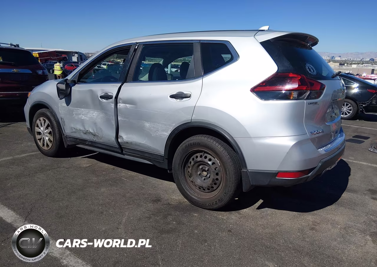 2018 Nissan Rogue S VIN:5N1AT2MT2JC711853 - 3