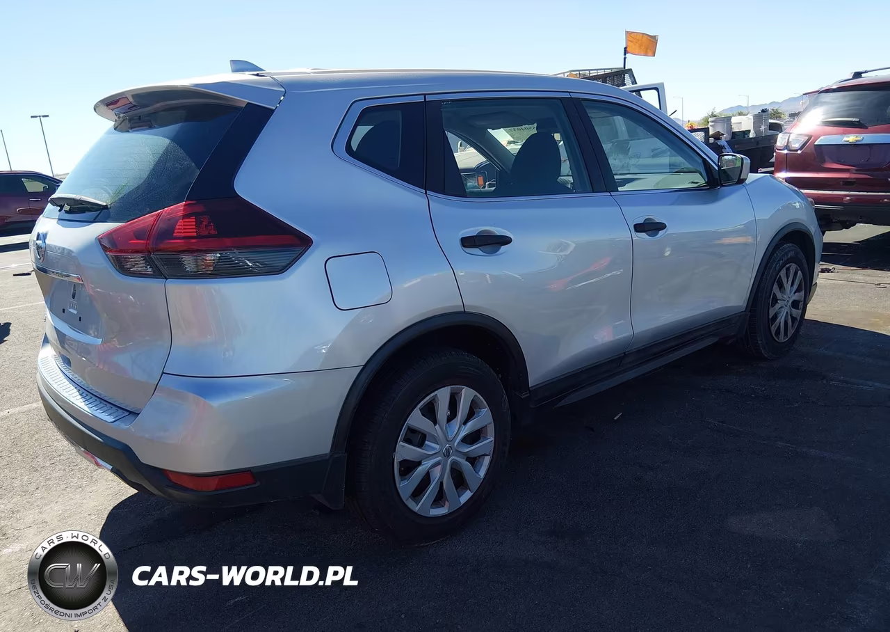 2018 Nissan Rogue S VIN:5N1AT2MT2JC711853 - 4