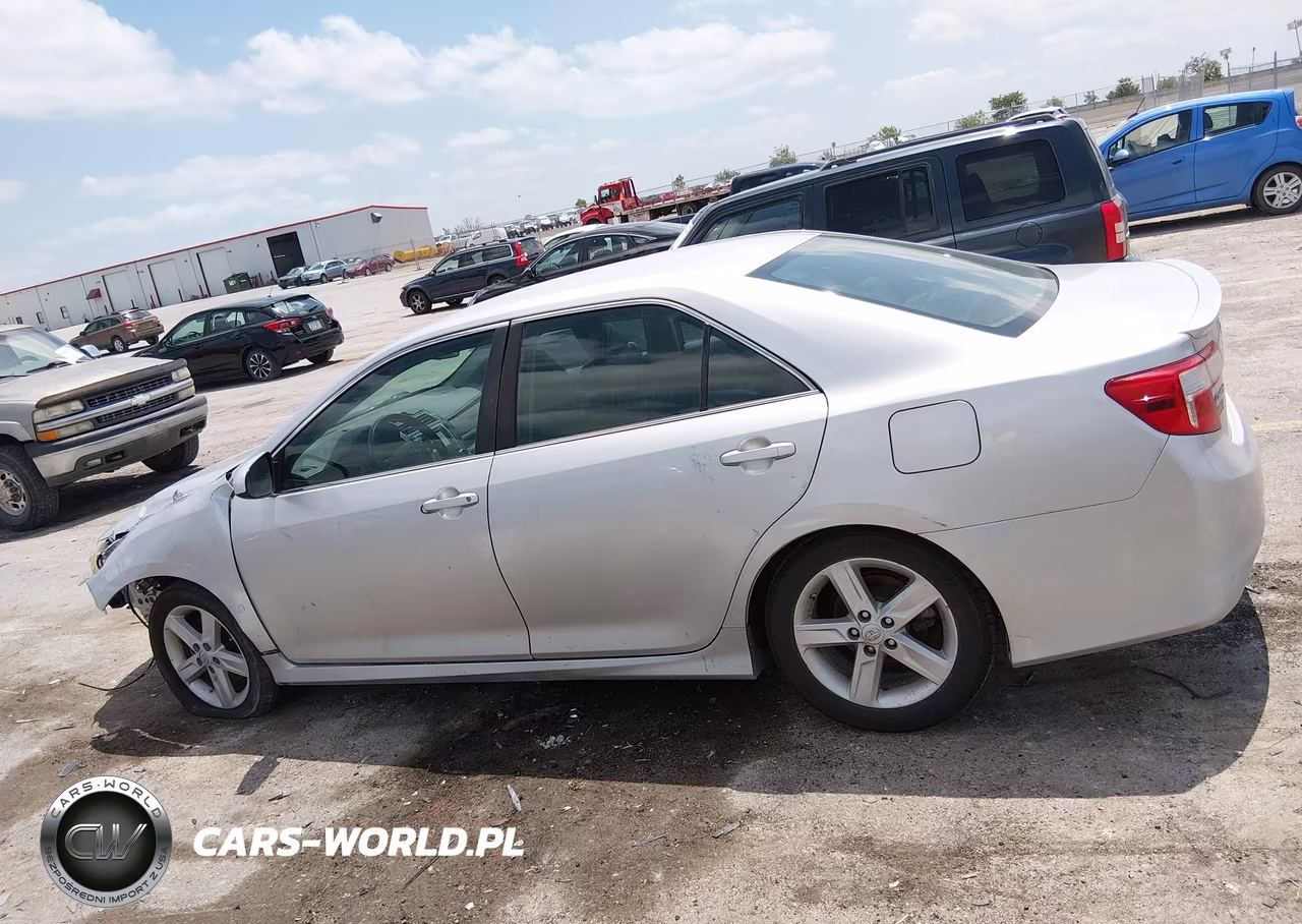 2014 Toyota Camry Se VIN:4T1BF1FK3EU331625 - 14