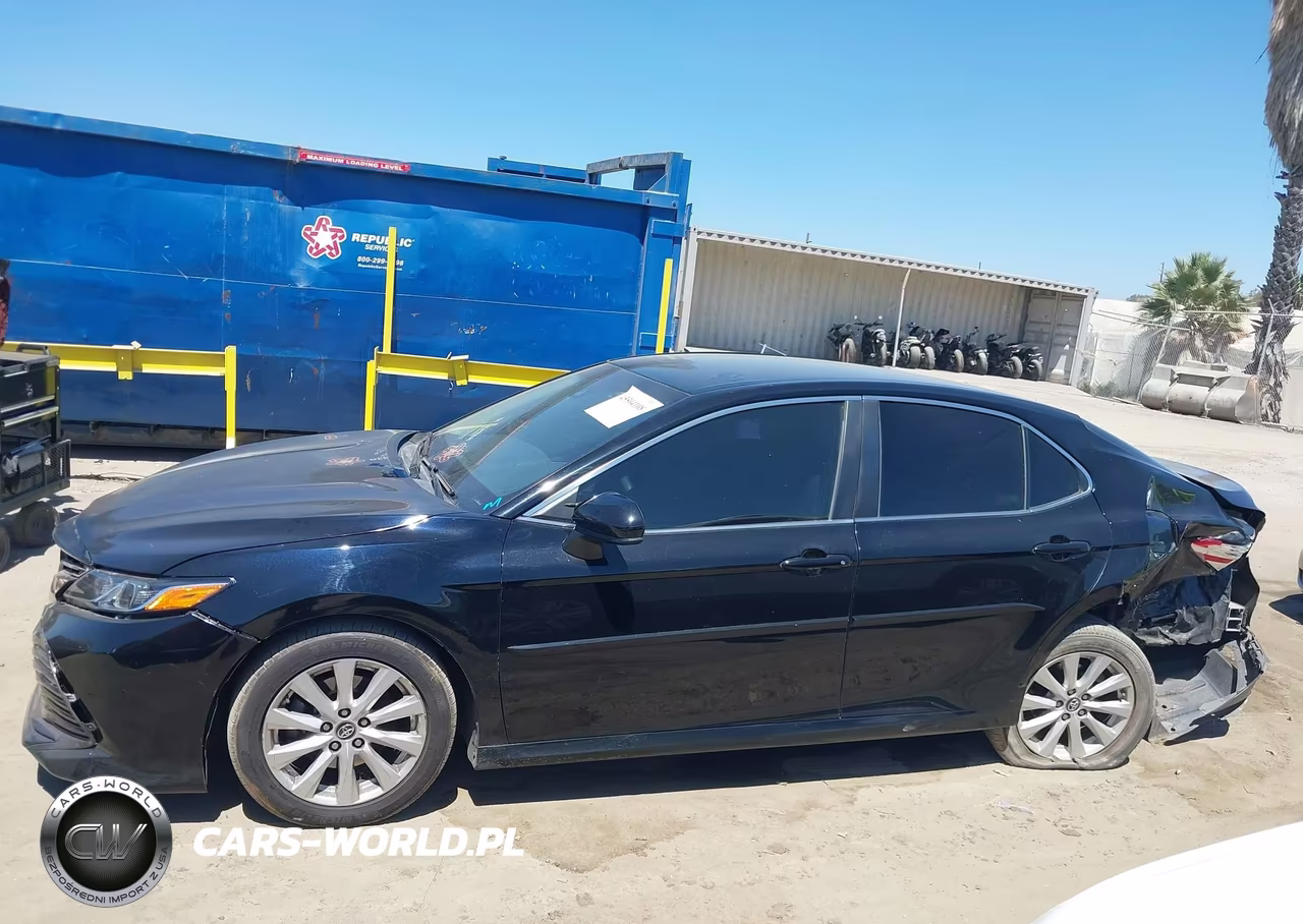 2018 Toyota Camry Le VIN:4T1B11HK8JU600059 - 14