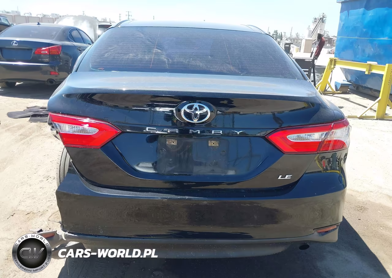 2018 Toyota Camry Le VIN:4T1B11HK8JU600059 - 16
