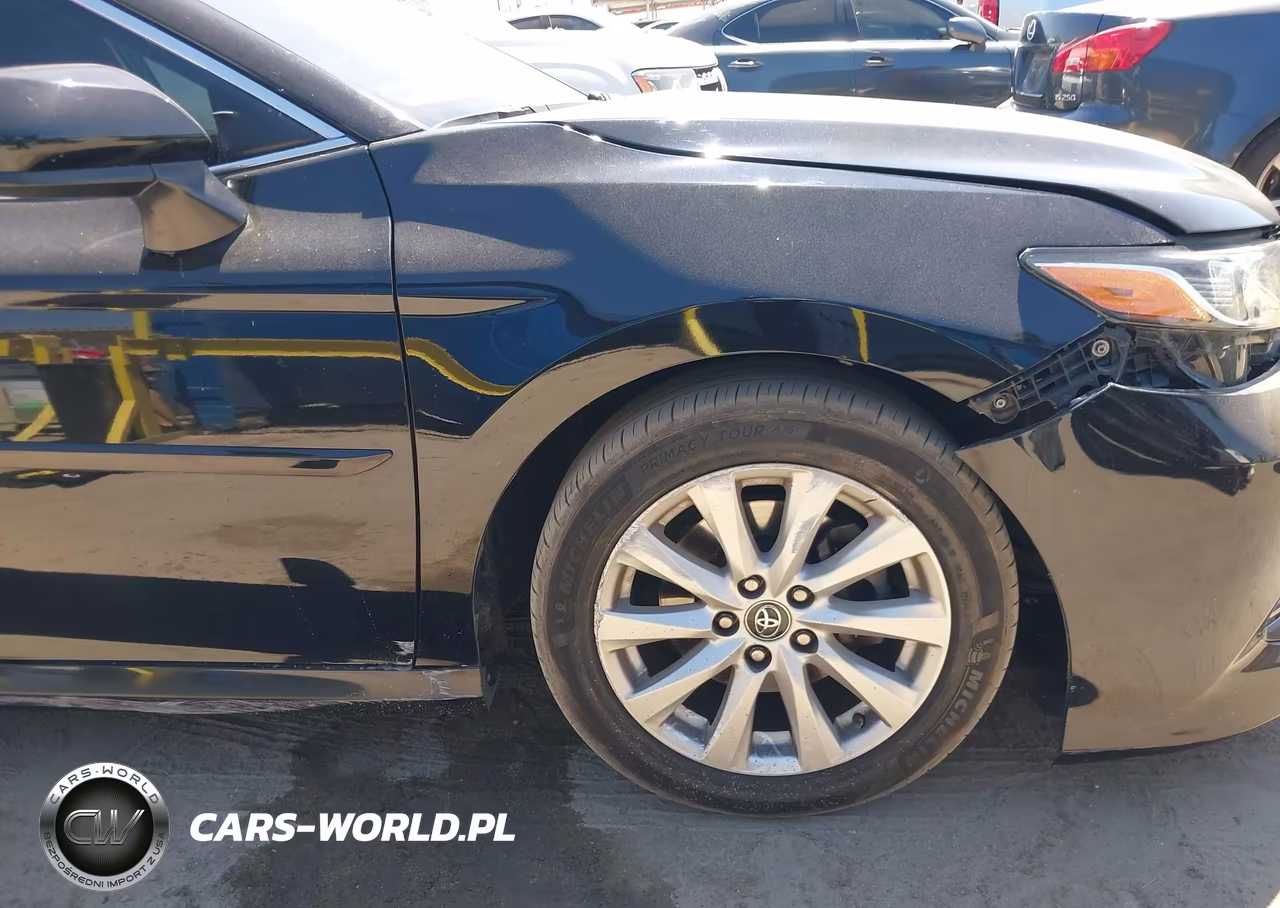 2018 Toyota Camry Le VIN:4T1B11HK8JU600059 - 19