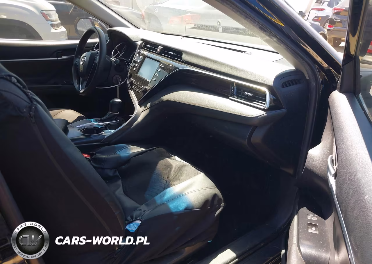 2018 Toyota Camry Le VIN:4T1B11HK8JU600059 - 5