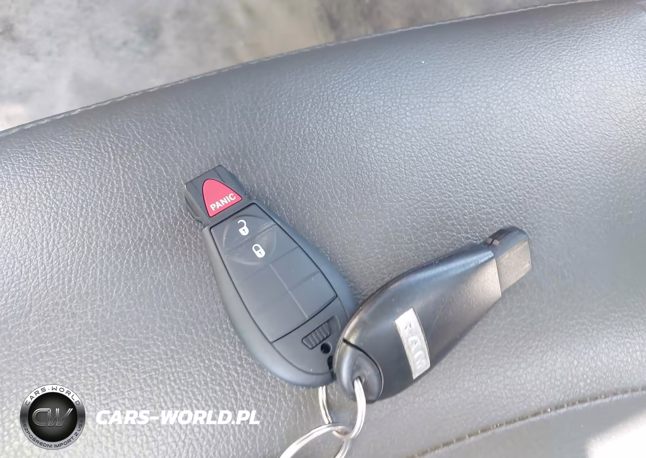 2019 Ram 1500 Classic VIN:3C6JR7DGXKG503356 - 11