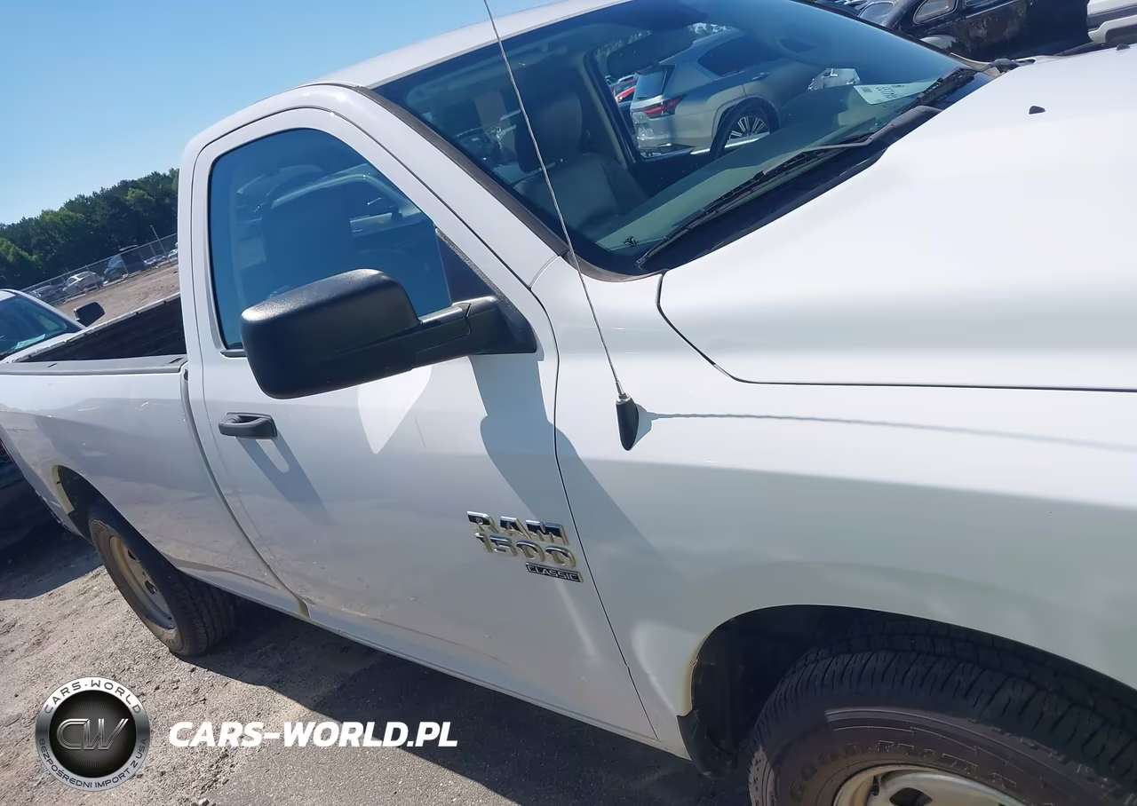 2019 Ram 1500 Classic VIN:3C6JR7DGXKG503356 - 13