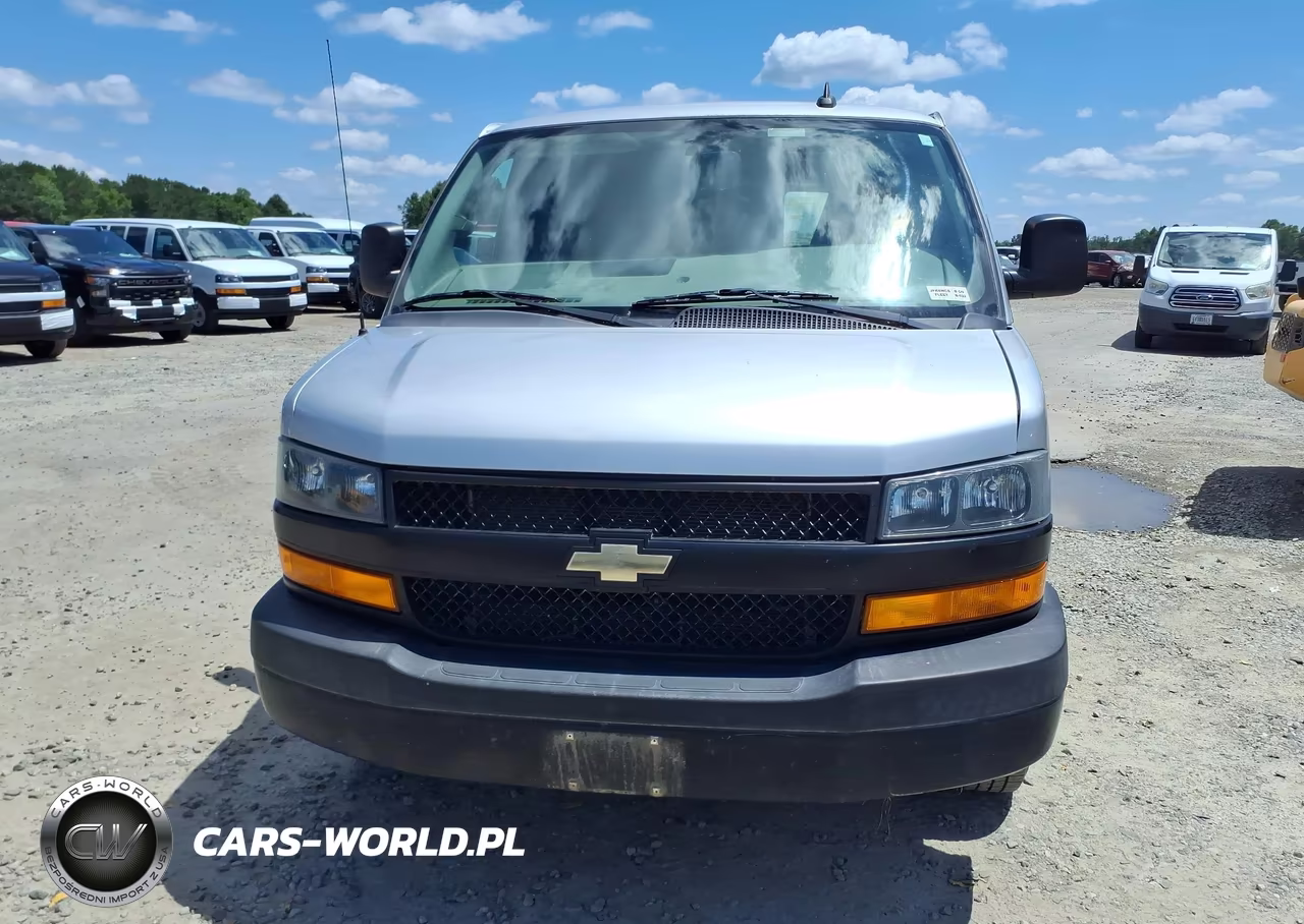 2018 Chevrolet Express 3500 Work Van VIN:1GCZGHFG5J1313692 - 12