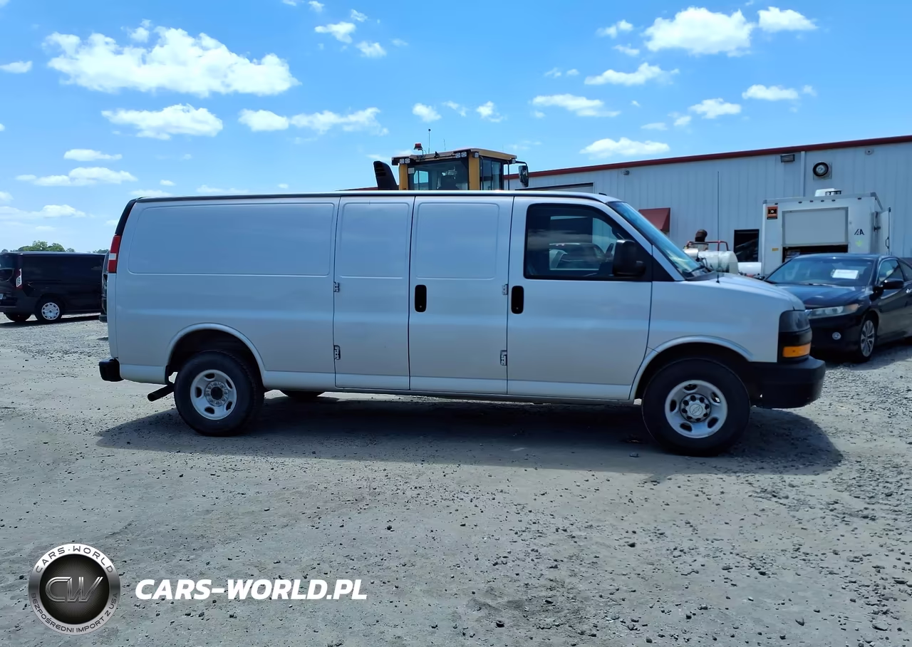 2018 Chevrolet Express 3500 Work Van VIN:1GCZGHFG5J1313692 - 13