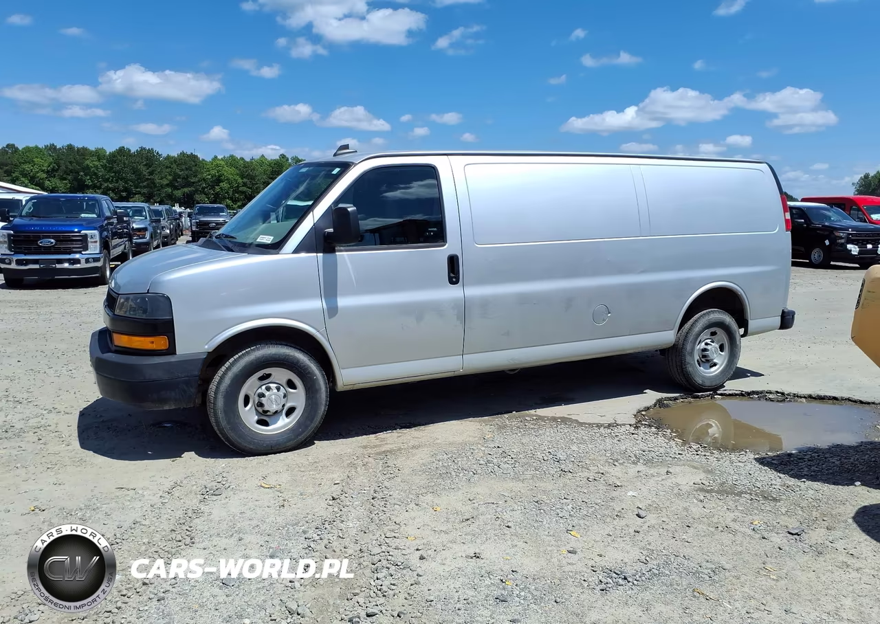 2018 Chevrolet Express 3500 Work Van VIN:1GCZGHFG5J1313692 - 14