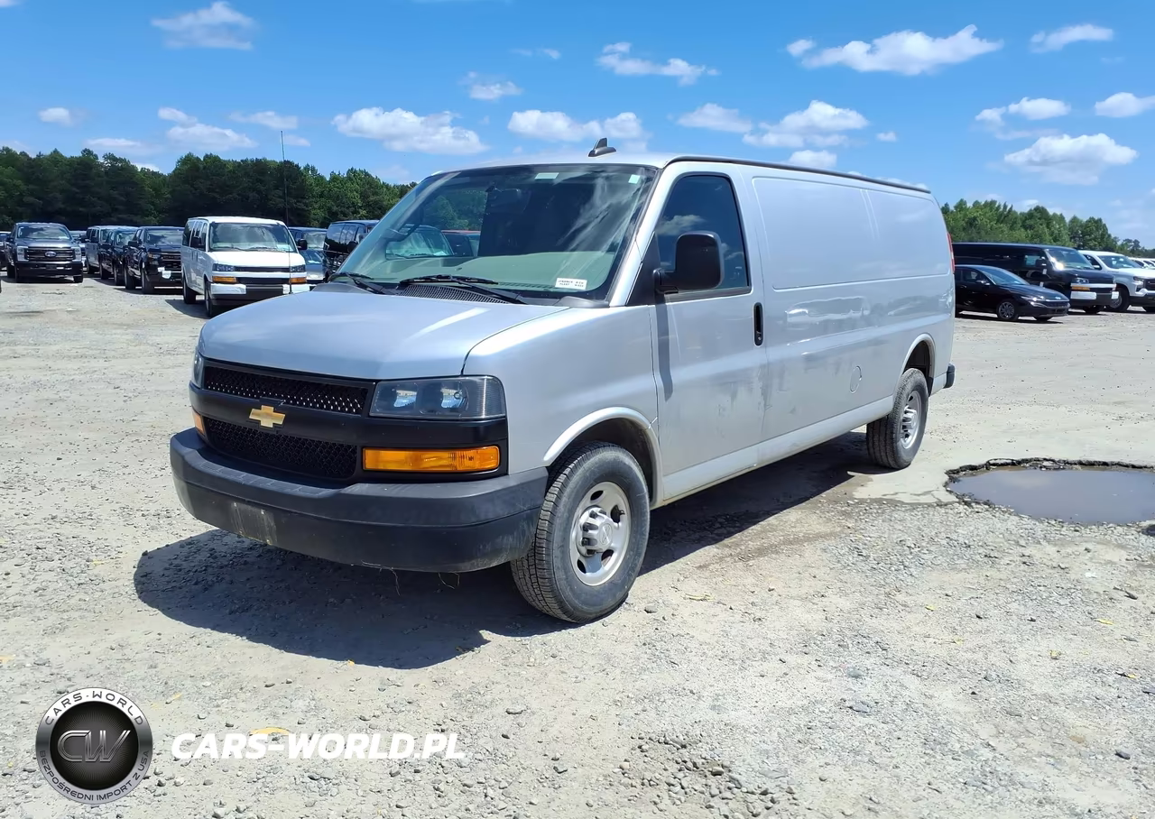 2018 Chevrolet Express 3500 Work Van VIN:1GCZGHFG5J1313692 - 2