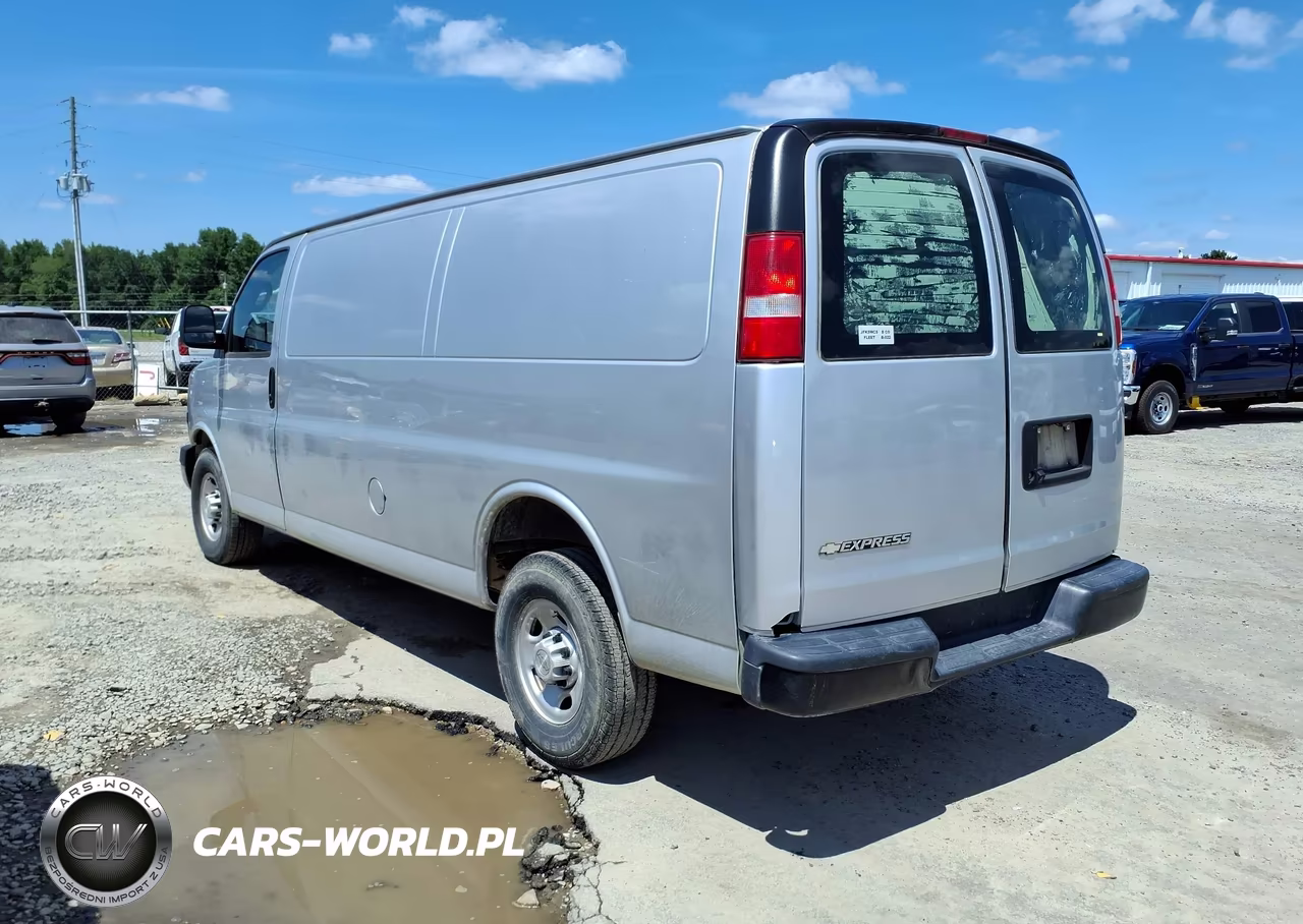 2018 Chevrolet Express 3500 Work Van VIN:1GCZGHFG5J1313692 - 3