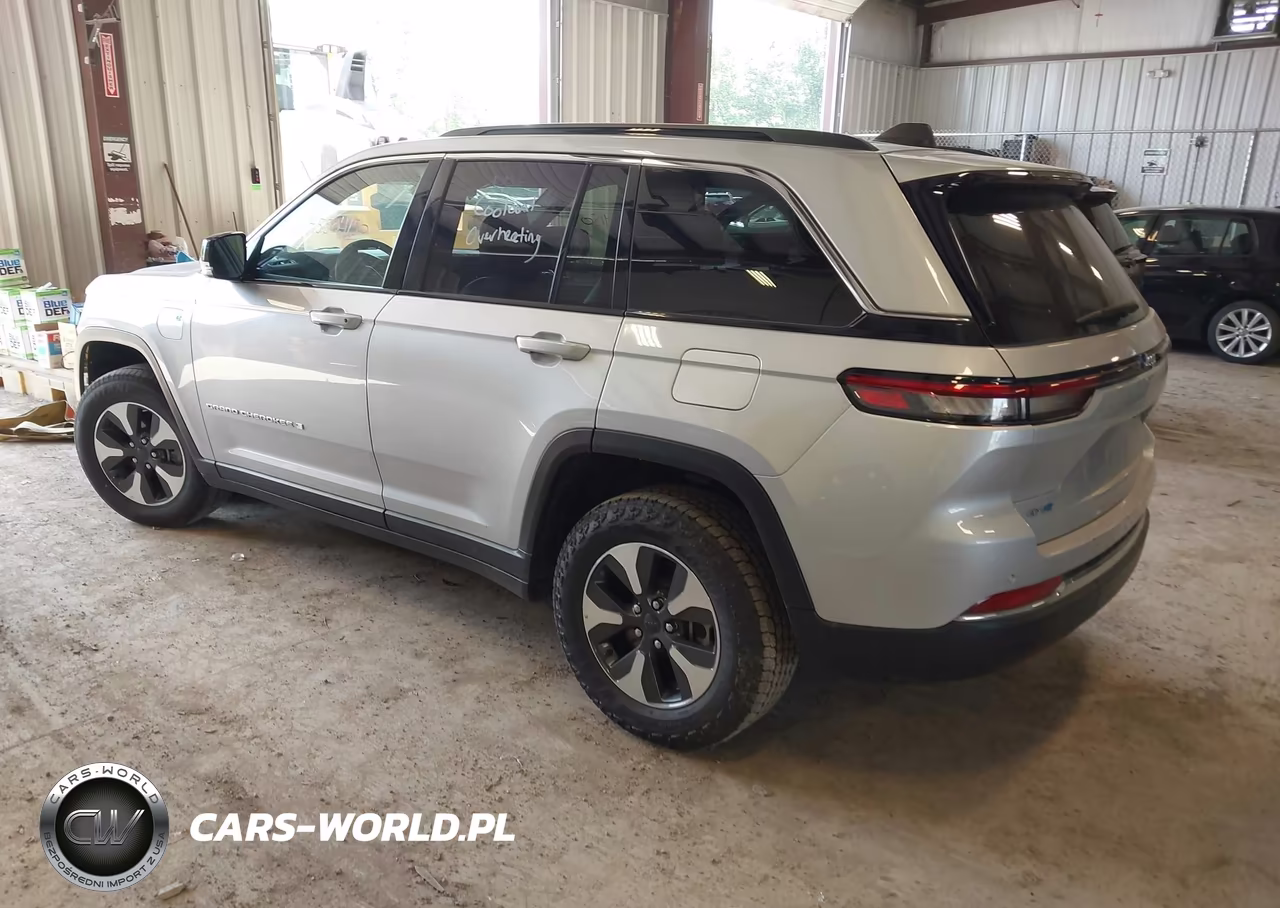 2024 Jeep Grand Cherokee 4Xe VIN:1C4RJYB61RC142602 - 3