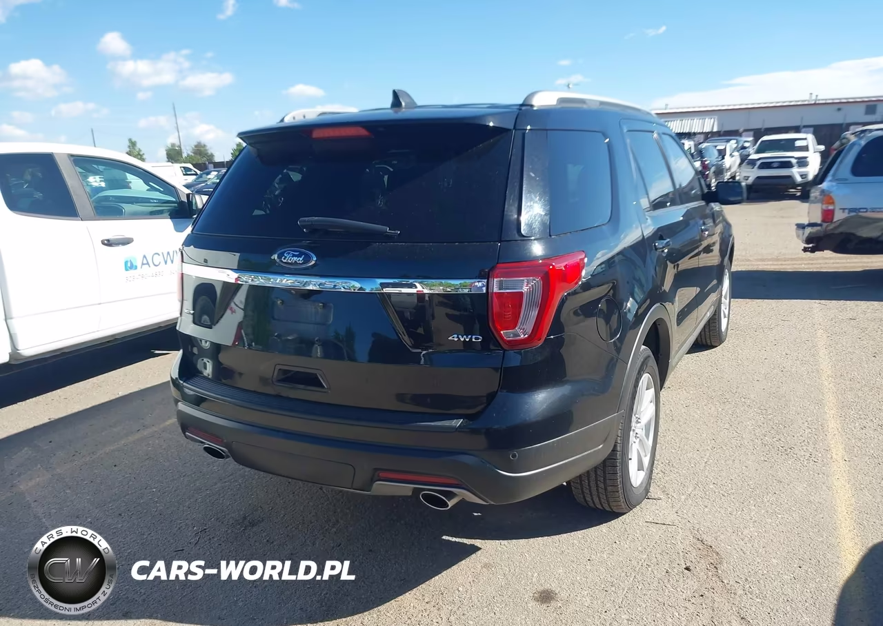 2018 Ford Explorer Xlt VIN:1FM5K8D82JGB89303 - 4