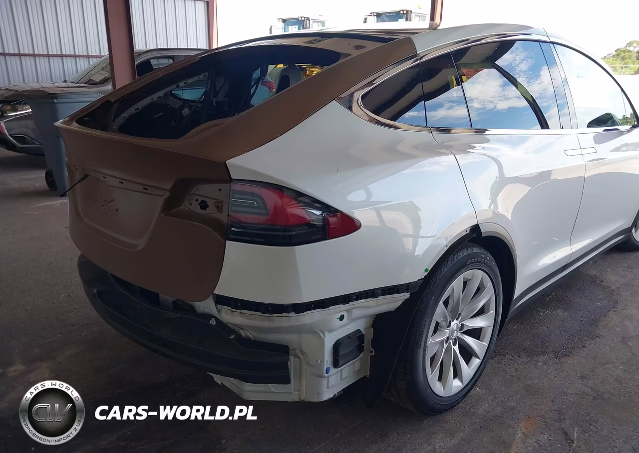 2018 Tesla Model X 100D-75D-P100D VIN:5YJXCBE22JF112037 - 21