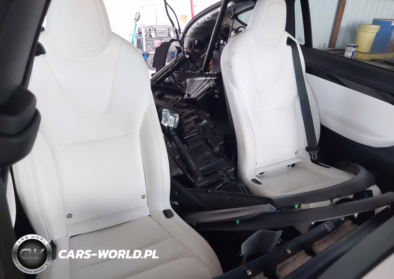 2018 Tesla Model X 100D-75D-P100D VIN:5YJXCBE22JF112037 - 8