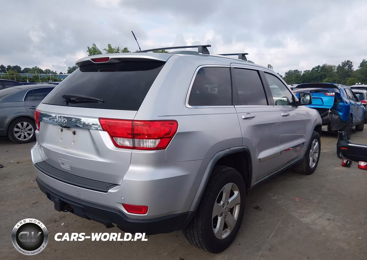 2011 Jeep Grand Cherokee Laredo VIN:1J4RR4GG7BC738784 - 4