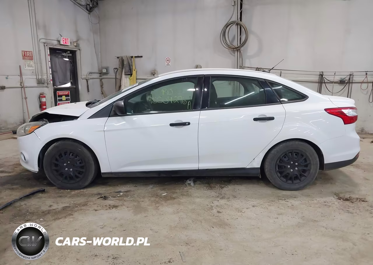 2013 Ford Focus S VIN:1FADP3E27DL275819 - 14