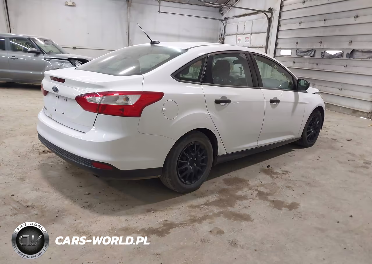 2013 Ford Focus S VIN:1FADP3E27DL275819 - 4