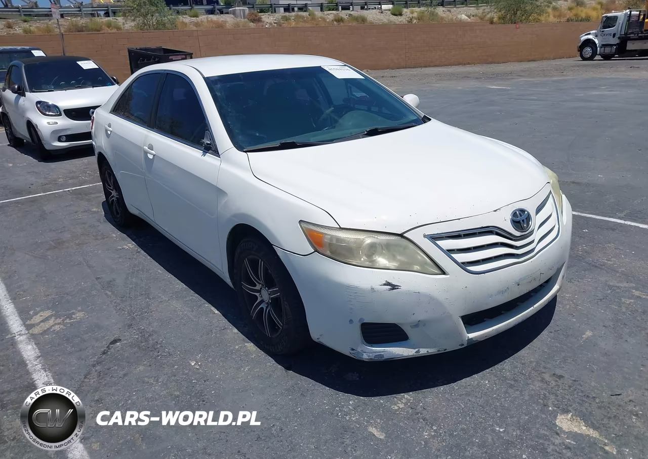 2011 Toyota Camry Le – zdjęcie 1 z 11