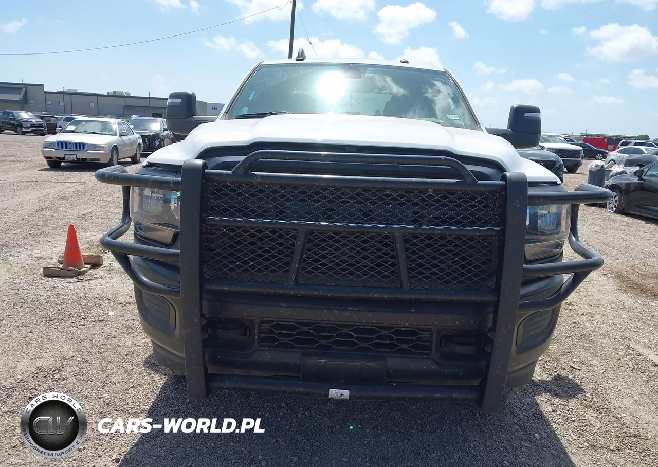 2023 Ram 3500 Tradesman 4X4 8' Box VIN:3C63R3GL2PG546008 - 12