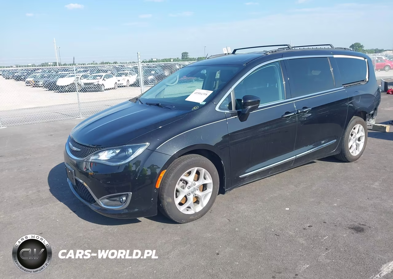 2017 Chrysler Pacifica Touring-L Plus VIN:2C4RC1EG8HR644454 - 2