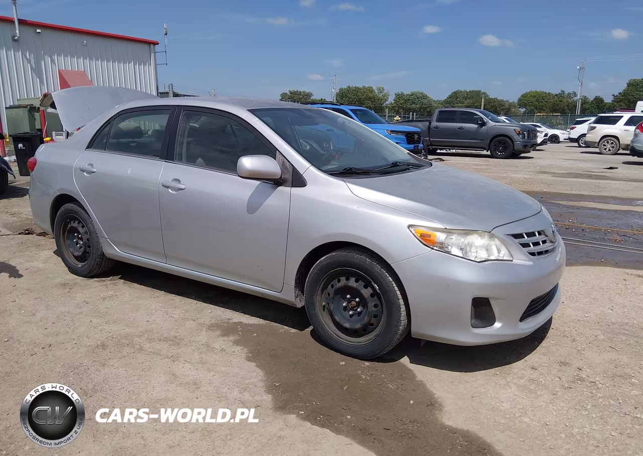 2013 Toyota Corolla Le – zdjęcie 1 z 11