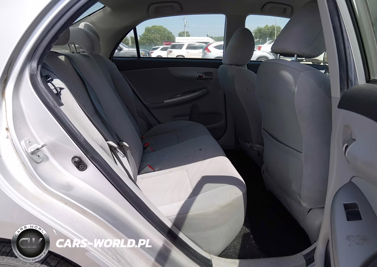 2013 Toyota Corolla Le VIN:JTDBU4EE5DJ120711 - 8