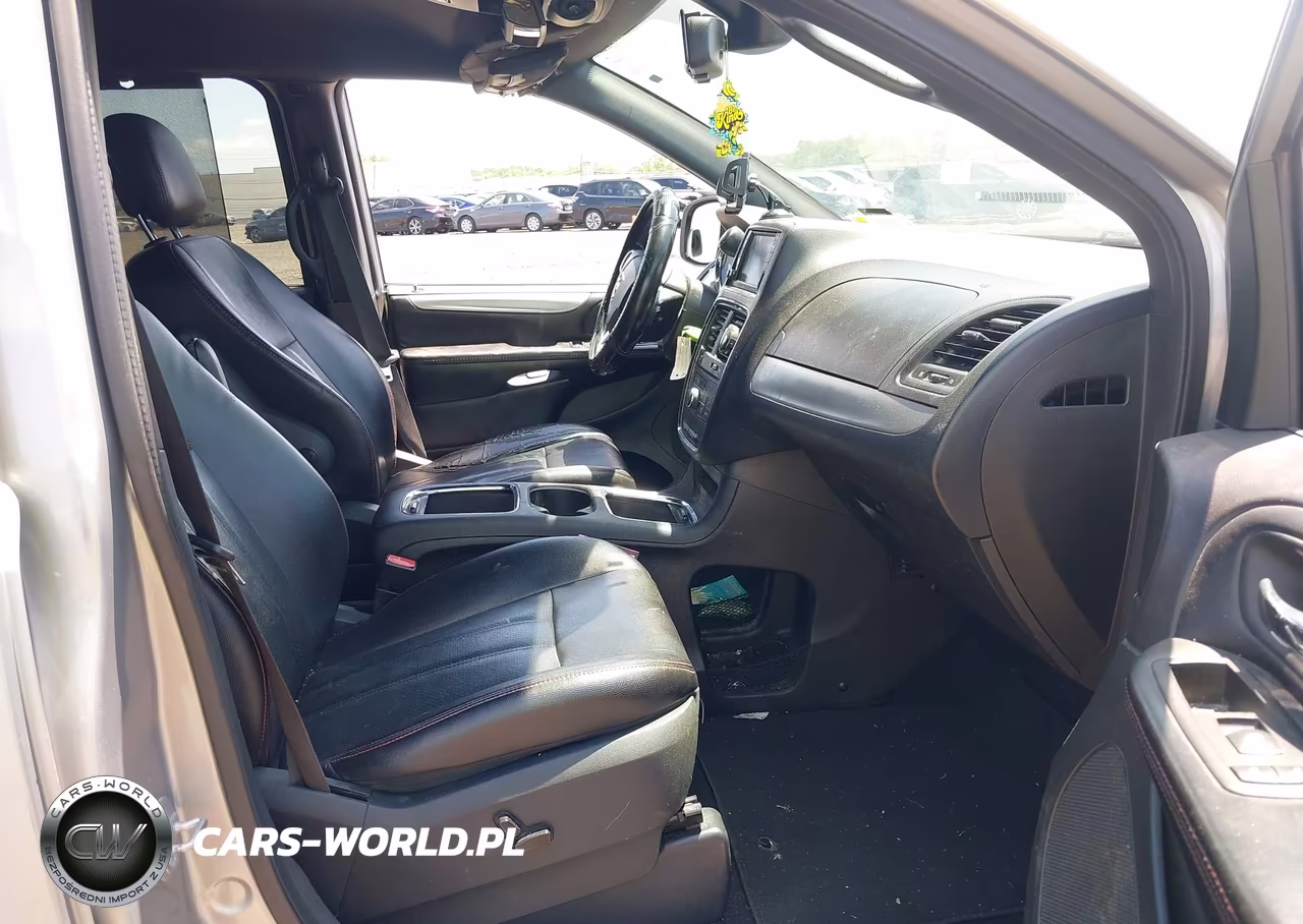 2019 Dodge Grand Caravan Gt VIN:2C4RDGEG1KR534384 - 5