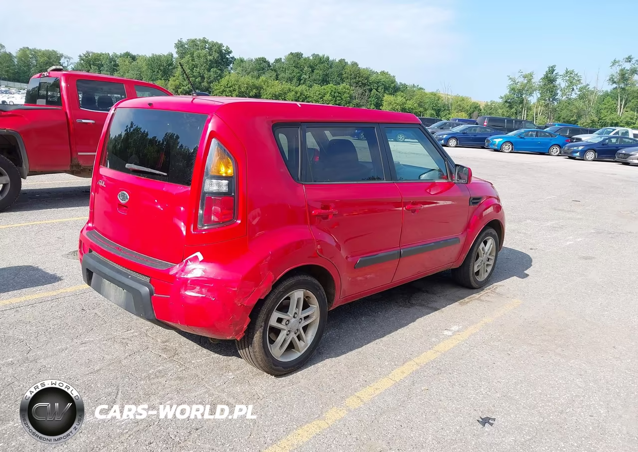 2011 Kia Soul + VIN:KNDJT2A22B7236666 - 4