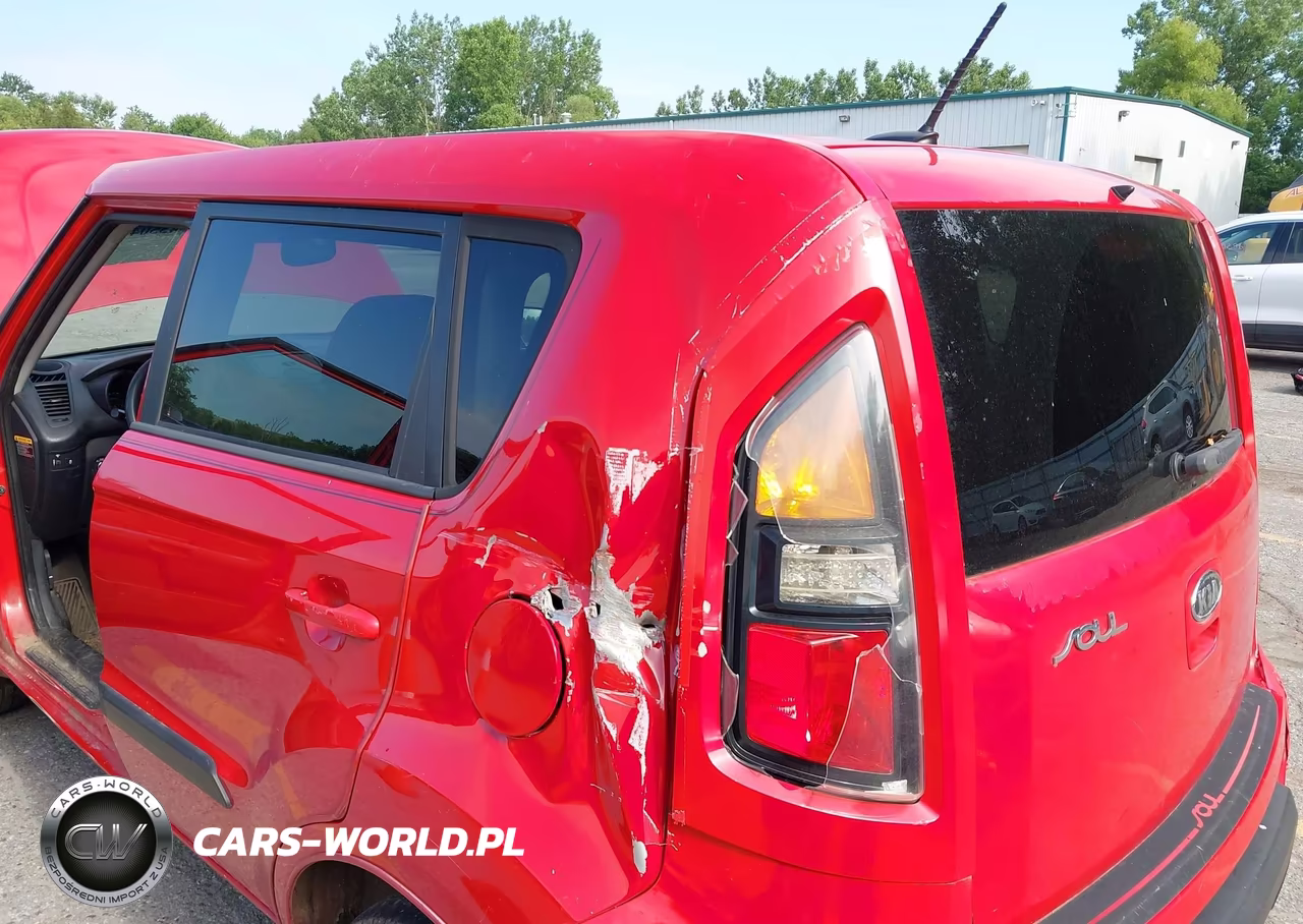 2011 Kia Soul + VIN:KNDJT2A22B7236666 - 6
