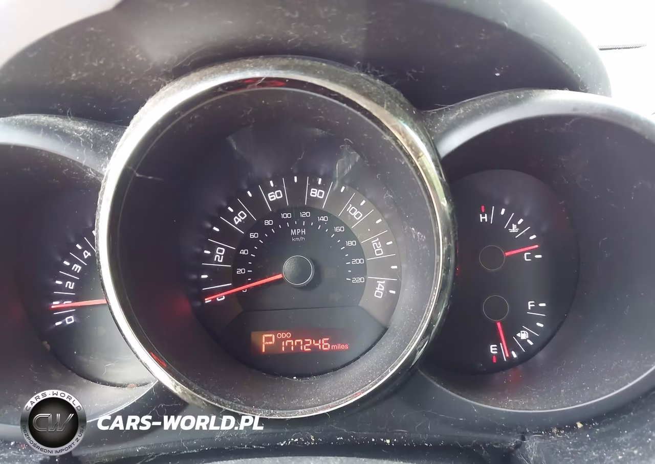2011 Kia Soul + VIN:KNDJT2A22B7236666 - 7