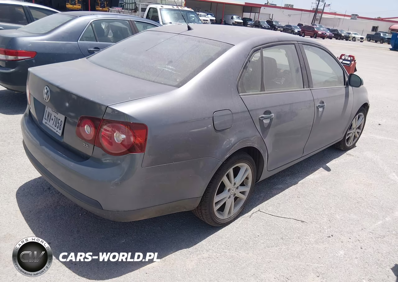 2010 Volkswagen Jetta S VIN:3VWJX7AJ3AM022120 - 4