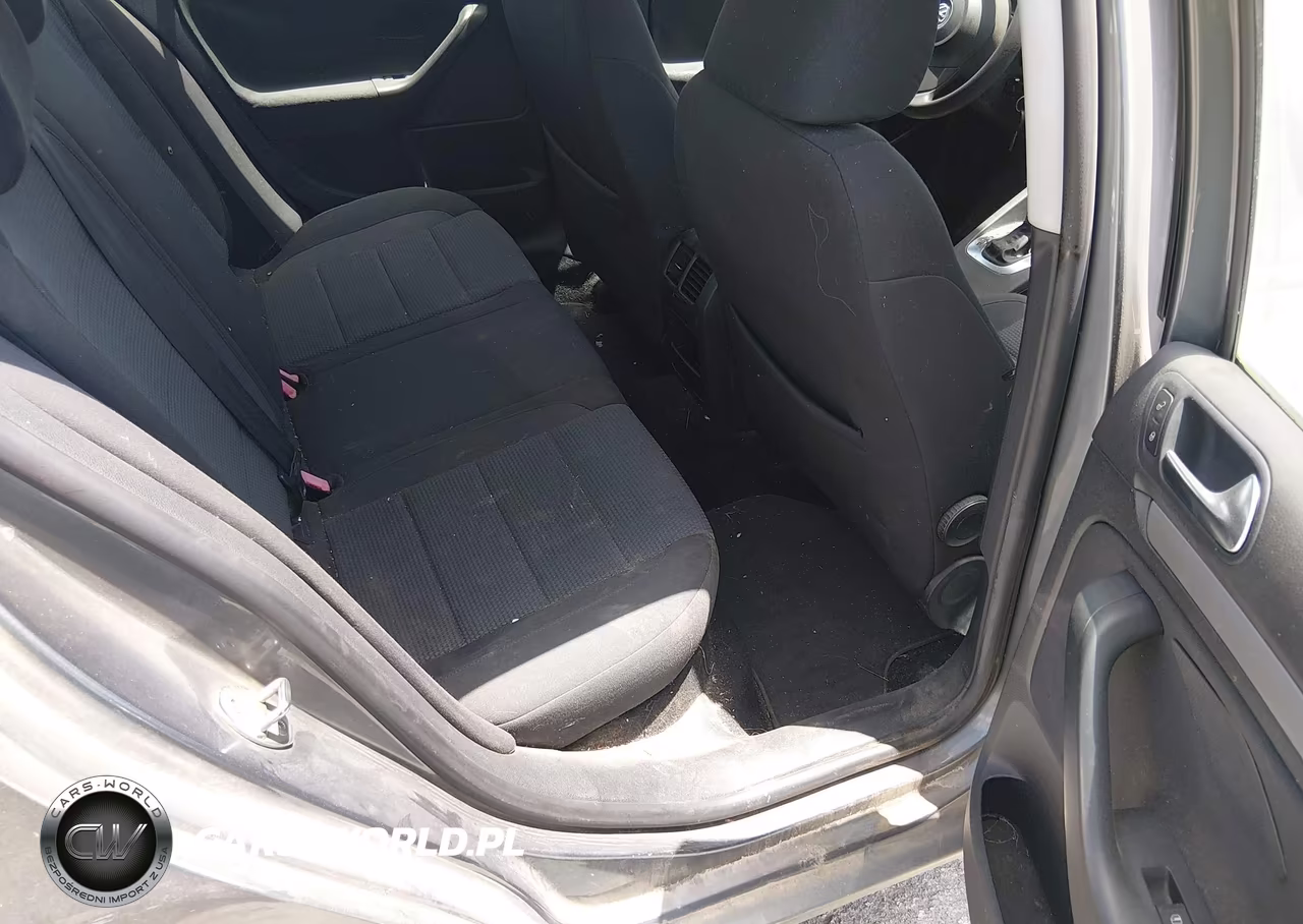 2010 Volkswagen Jetta S VIN:3VWJX7AJ3AM022120 - 8