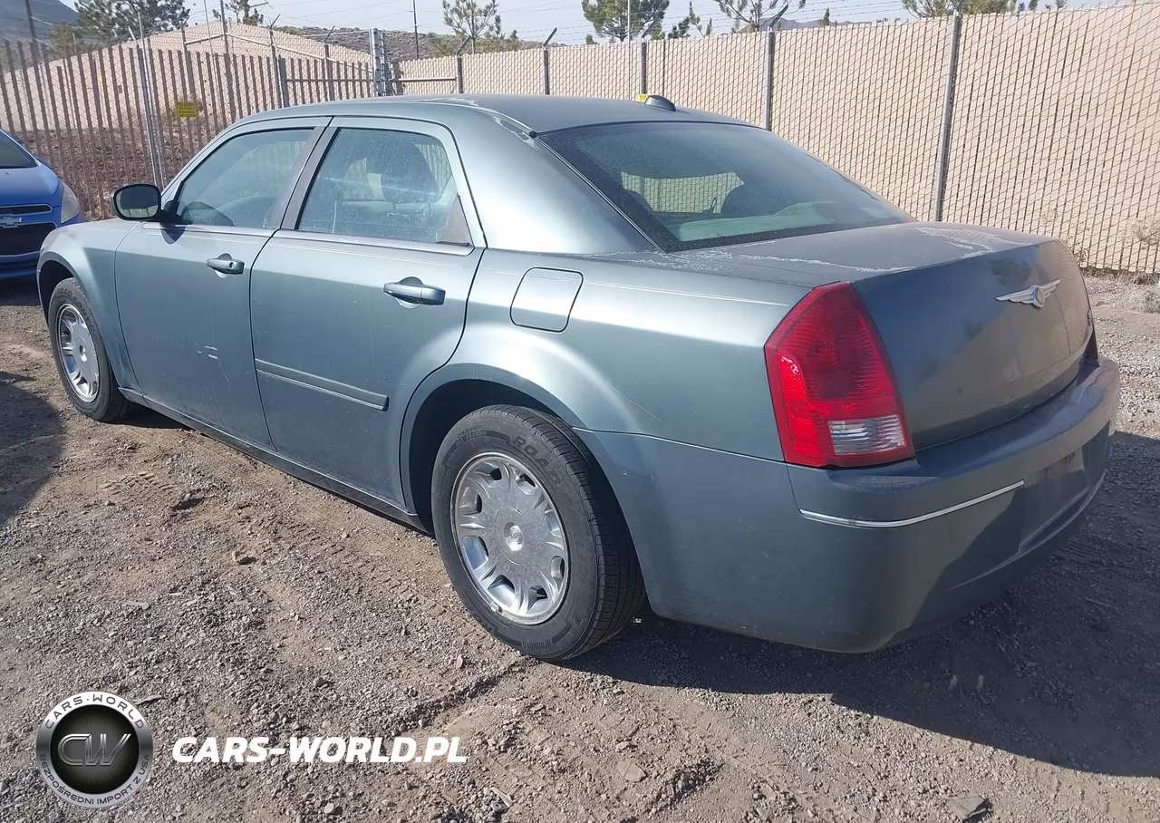 2005 Chrysler 300 Touring VIN:2C3AA53G35H665280 - 3