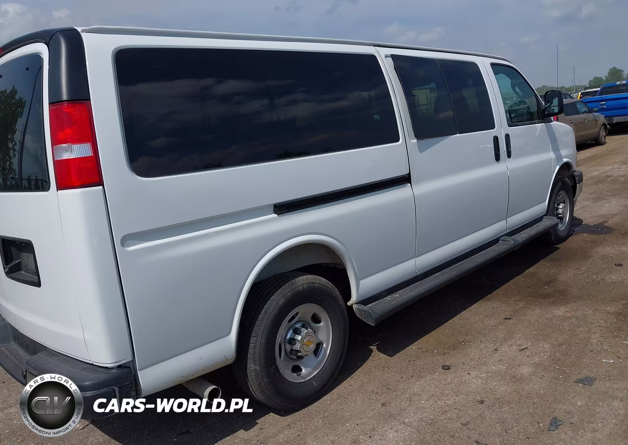 2025 Chevrolet Express Passenger Rwd 3500 Extended Wheelbase Lt VIN:1GAZGPFP1S1255018 - 4