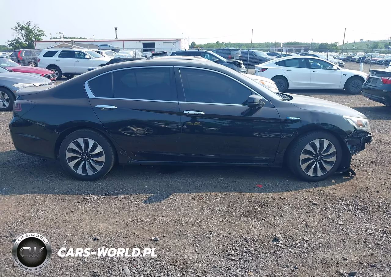 2015 Honda Accord Hybrid VIN:1HGCR6F33FA014180 - 13