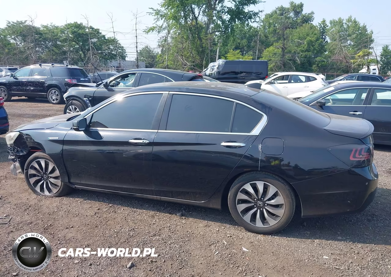 2015 Honda Accord Hybrid VIN:1HGCR6F33FA014180 - 14