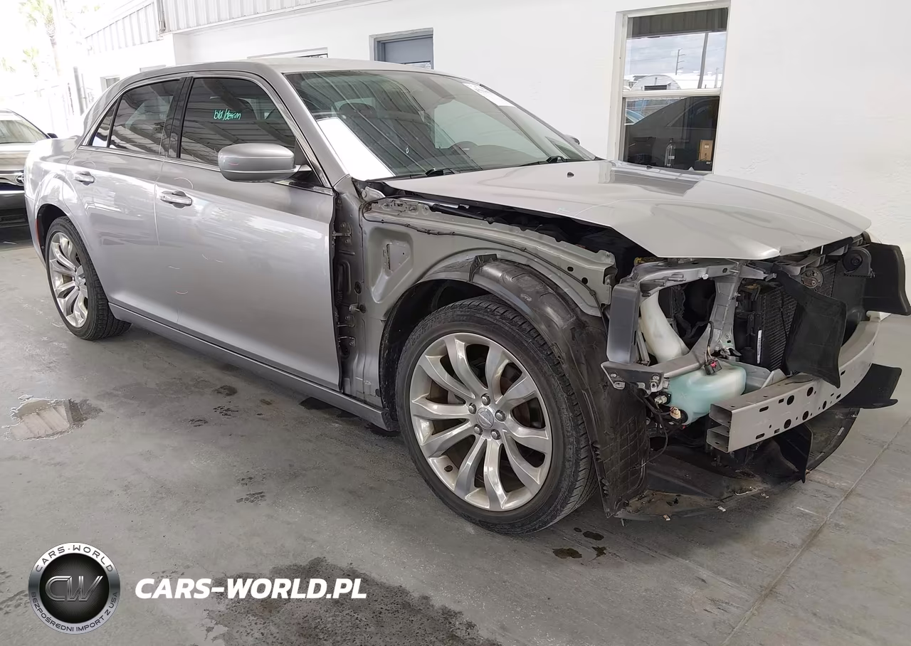 2018 Chrysler 300 Touring L – zdjęcie 1 z 17